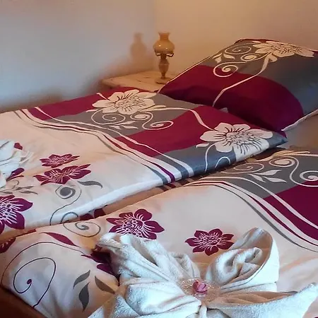 Ferienhaus Kleines Winzerhäuschen *